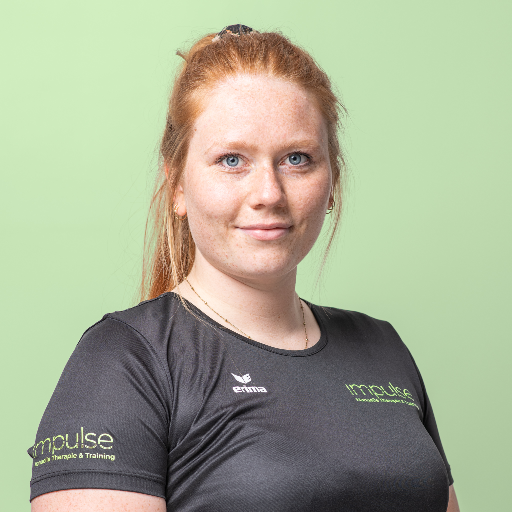  JULIA